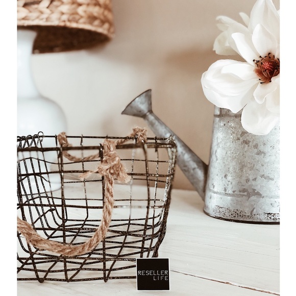 Custom Reseller Life Custom Lapel Pin 1" x 1" - Picture 5 of 8